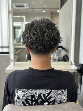 ムード カナザワ(mood kanazawa) 刈り上げマッシュ ツイストスパイラル ハイライト