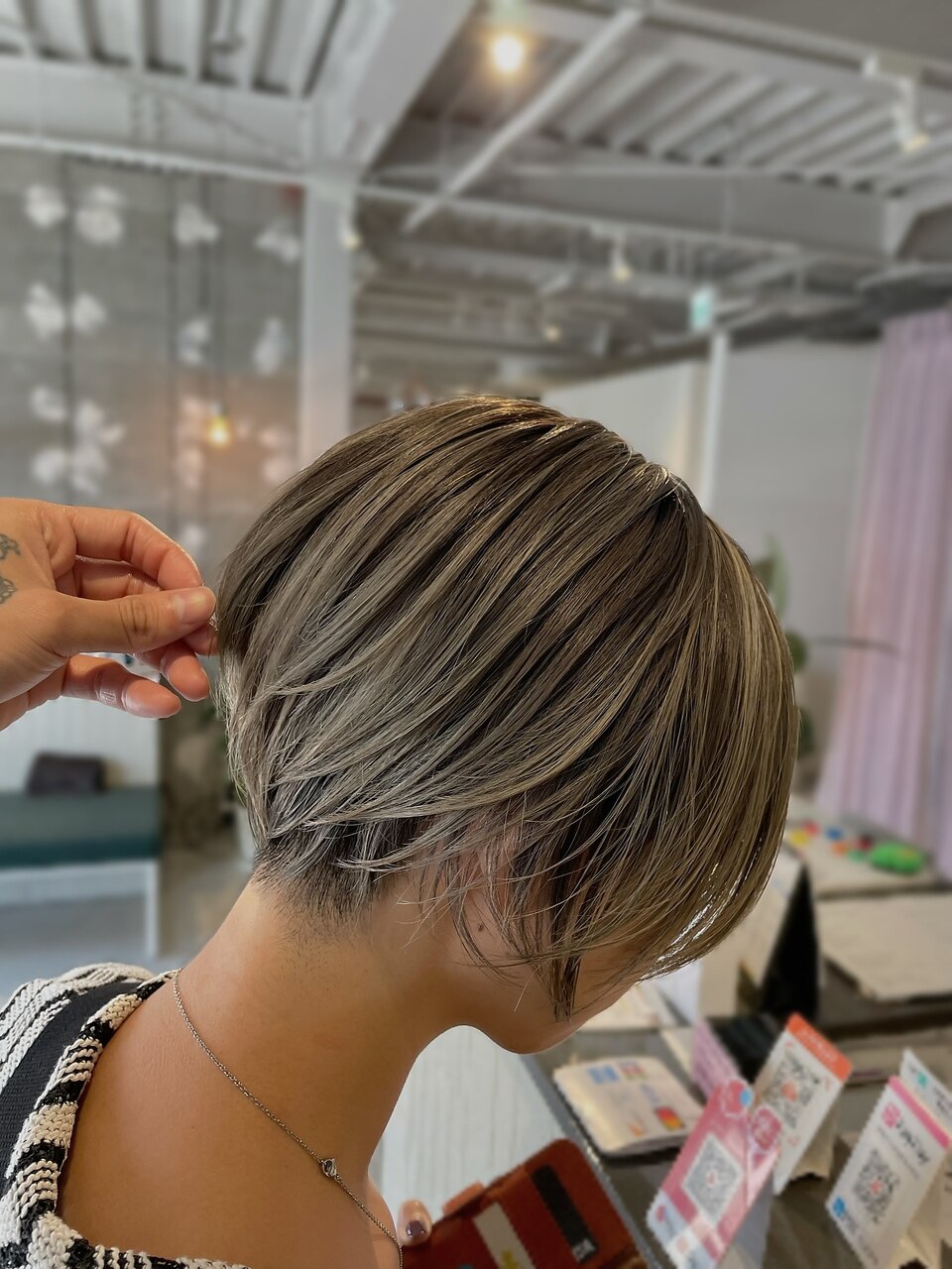 2026年冬】グラデーション ショートの髪型・ヘアアレンジ｜人気順