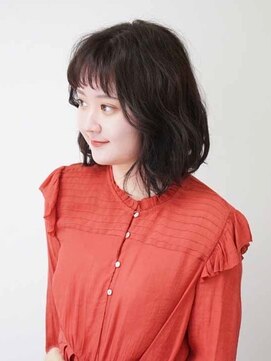 シルフィ(sylph) ゆるいパーマを活かして_ボブのスタイリングをフェミニンに◎