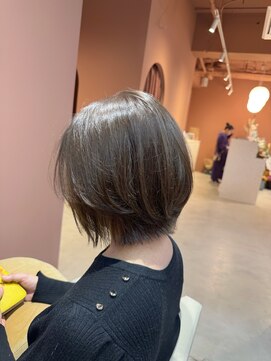 アイニティ 緑地公園(Inity) 柔らかベージュで大人な上品ヘアに