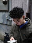 ツイストスパイキーショート