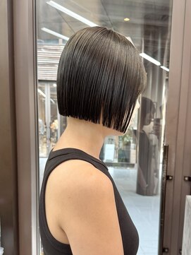 ミィ 表参道(mee.) 似合わせカット ボブヘア 縮毛矯正 ミニボブ 切りっぱなしボブ