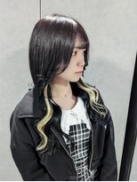 レアナ バイ ニーナ(Leana by NINA)&nbsp;プルエクステでロングヘア　アクセサリーカラー