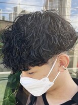 フィフス トウキョウ (fifth TOKYO)&nbsp;渋谷波巻きパーマメンズカットシャドウパーマラウンドマッシュ
