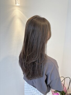 リーベル(LieBell) 透け感グレージュカラー×大人上品なレイヤーロング