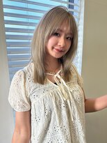 ウシワカマル ミライ(USHIWAKAMARU MIRAI)&nbsp;ブリーチありオリーブベージュ×ミディアムレイヤー