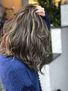 ルーナヘアー(LUNA hair) 『京都ルーナ』3Dパールグレージュ×ハイライトカラー 【草木】