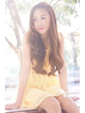 ウシワカマル ミライ(USHIWAKAMARU MIRAI) ヌケ感のある柔らかなミルキーカラーで透明感を感じる女性を演出