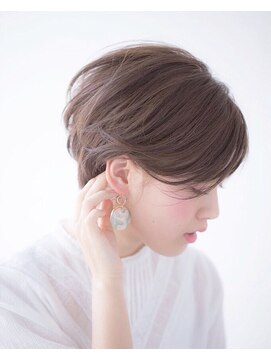 エマ ギンザ(EMMA GINZA) 【EMMA NAOMI】ひし形耳かけショート