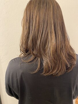 ツクシ(tsukusi) 【tsukusi】ハイライト×グレージュ