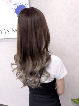 レヴェリー(REVERIE) #エクステ#プルエクステ#アッシュ#グラデーション