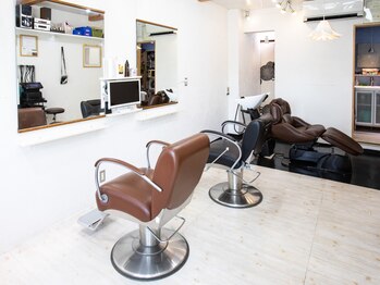 ユウ(you)の写真/「資格多数・ 髪と心に、一生懸命 信頼のケア技術」  落ち着いた空間で心も髪も癒されるひとときを。 