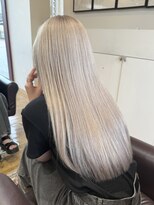 ルッツ(Lutz. hair design)&nbsp;【髪質改善ブリーチ】White blonde【千代田彩夏】9/5