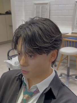 オーバルバイアピッシュ(OVARL by apish) フェザーショートニュアンスセンターパートシャドウパーマメンズ