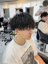 アイズ 海老名(AIZU)&nbsp;ツイストスパイラル　ツイスト　縦落ちパーマ　眉毛　メンズ