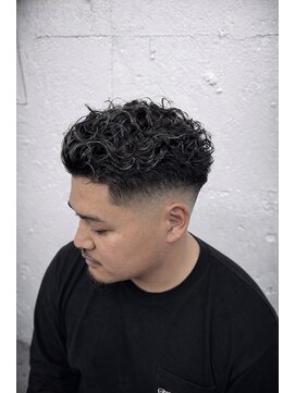 極道パーマ（フェード×スパイラル）