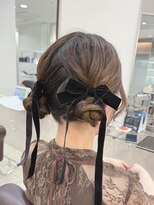 オフ(off) ツインシニヨン|結婚式|お呼ばれ|推し活|イベント|ヘアセット
