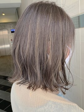 グロウ 上野御徒町(grow) ミディ/ボブ/耳かけ/フォギーベージュ/外ハネ[上野/御徒町]