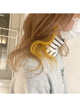 ラミ(L'ami) セミロング×イエローインナーカラー