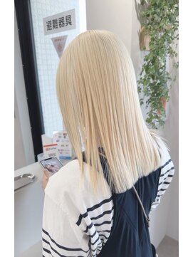 リグ 横浜(Lig.) 抜きっぱなしケアブリーチホワイトアッシュダブルカラーぱっつん