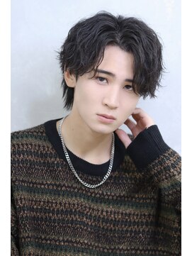 コンフィデンス メンズヘアー(confidence MEN'S HAIR) 緩め波巻きセンターパートウルフ