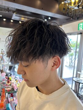 フォルテ 草薙店 ウルフ　アッシュブラック　カルマパーマ　ベリーショート