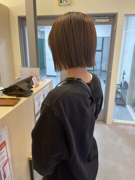 ヘアーポケット リタ(HAIR POCKET ritta) 切りっぱなしミニボブ　× オリーブベージュ