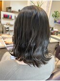 ダークアッシュ小顔補正ミニウルフ立体カット