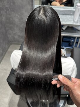 黒髪ストレートロングレイヤーミディアム髪質改善ストレートヘア