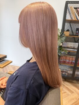 ピンクベージュ/ハイトーンカラー/暖色系カラー/全頭ブリーチ