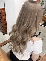 リリィ ヘアデザイン(LiLy hair design)&nbsp;【高畠】ダブルカラー ブリーチ ミルクティーベージュ