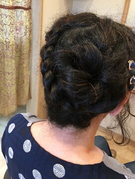 カットサロン ビー(Bee) 梅雨でもスッキリお団子スタイル