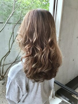 ヴォージュアーム(VOGES ame) 【ＶＯＧＥＳ 】透明感抜群の秋のベージュ