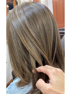 ノーヴェ(Nove) 30代/40代に提案したい　白髪を目立たなくさせる大人ハイライト