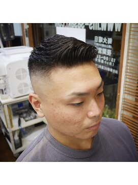 ダンブライズバーバー(DAN BRISE) スキンフェード