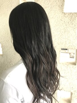 アスリ(Asri) 巻き髪ロング