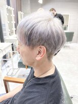 デイズ(days)&nbsp;シルバーカラーツーブロックマッシュショート　ブリーチカラー