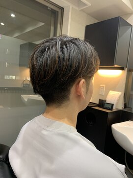 プラウド(PROUD) ショート/センターパート/30代/田町/床屋/理容室/ビジネスマン