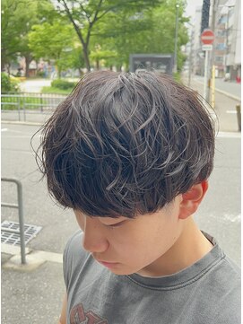 ノイセル 西本町(Noisyle) 癖毛風ゆるっとメンズマッシュシャドウパーマ