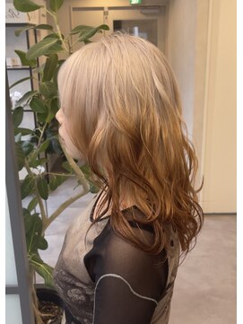 レブ 心斎橋(REV.) 前髪/アンブレラカラー/こなれミディ/イメチェン/ウェーブパーマ