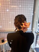 アップスタイル　まとめ髪　お団子アレンジ　結婚式ヘア