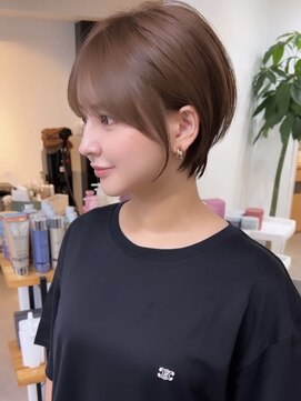 ラフ 立川(Laff) ショートヘアショートボブ白髪ぼかしハイライトカラーボブ