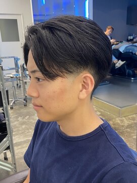 ザデイトウキョウ 表参道 青山(THE DAY TOKYO) テーパー前下がりセンターパート