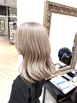 コワファースト  させぼ五番街店(COIFF1RST) ホワイトミルクティー