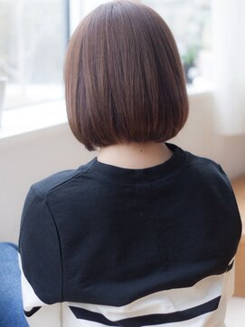 ヴィヴィ(VIVIE) 扱いやすいまとまる内巻きボブラウンベージュマロングレージュ