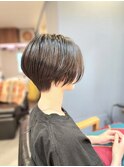 首が細く見えるショートボブ