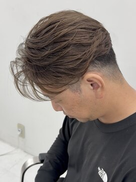 カット　センターパート　ワンカラー　デザインカラー