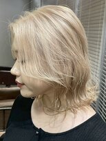 アルカナ 明治神宮前原宿(ARCANA)&nbsp;レイヤーカット　顔周りレイヤー　ブロンドヘア　ケアブリーチ