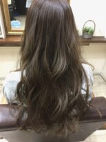 ファシオ ヘア デザイン(faccio hair design)&nbsp;ハイライトをいれた外国人風カラー