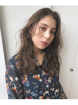 アトレ コウベ(Attrait KOBE) 【Attrait】イルミナカラー/ミルクティーグレージュ